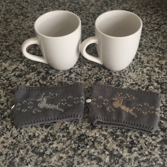 Cozy 16 Oz Winter Mugs Set With Crochet Sleeves - NEW! - Picture 9 of 13